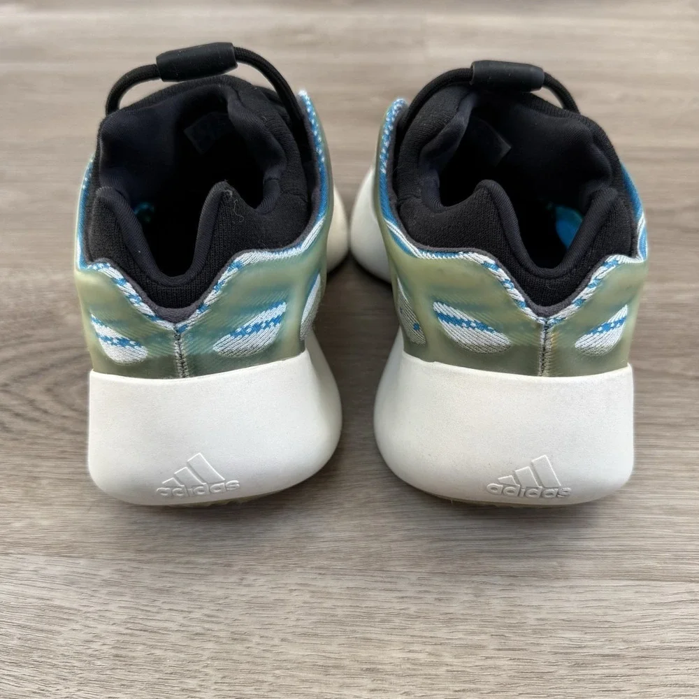 adidas Yeezy 700 V3 Arzareth Men Size 8.5 Blue White Running Sneaker G54850